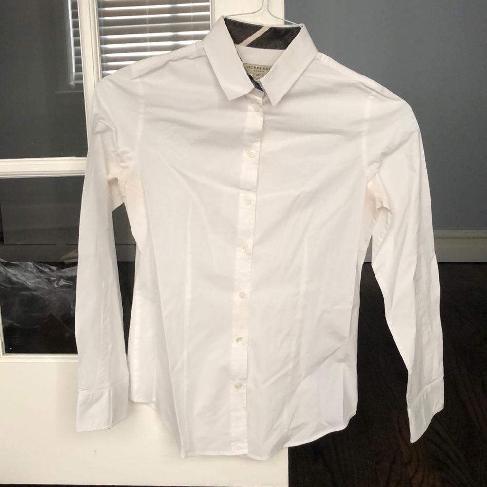 Burberry London white button up size 8 fits like 6